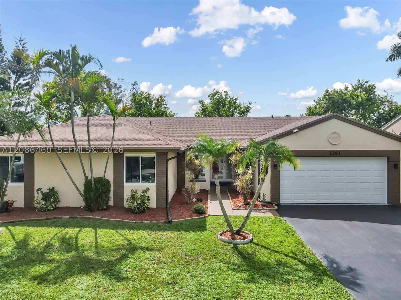 Real estate property located at 1361 White Stone Way, Broward, Shenandoah Section Four, Davie, FL