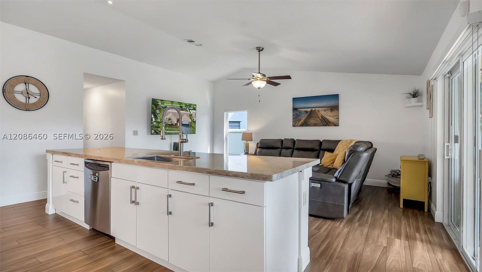 Real estate property located at 1361 White Stone Way, Broward, Shenandoah Section Four, Davie, FL