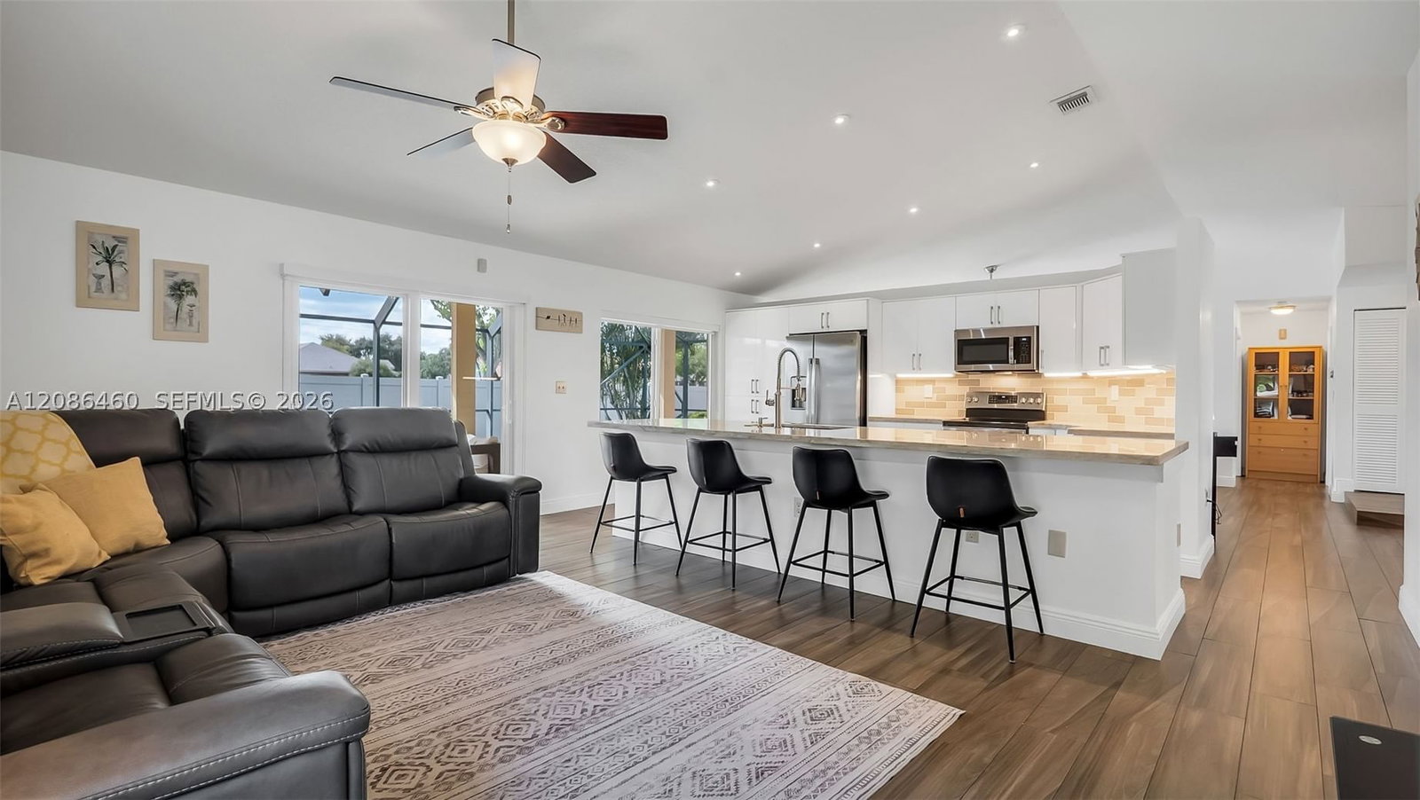Real estate property located at 1361 White Stone Way, Broward, Shenandoah Section Four, Davie, FL