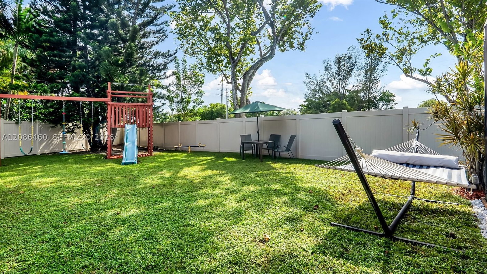 Real estate property located at 1361 White Stone Way, Broward, Shenandoah Section Four, Davie, FL