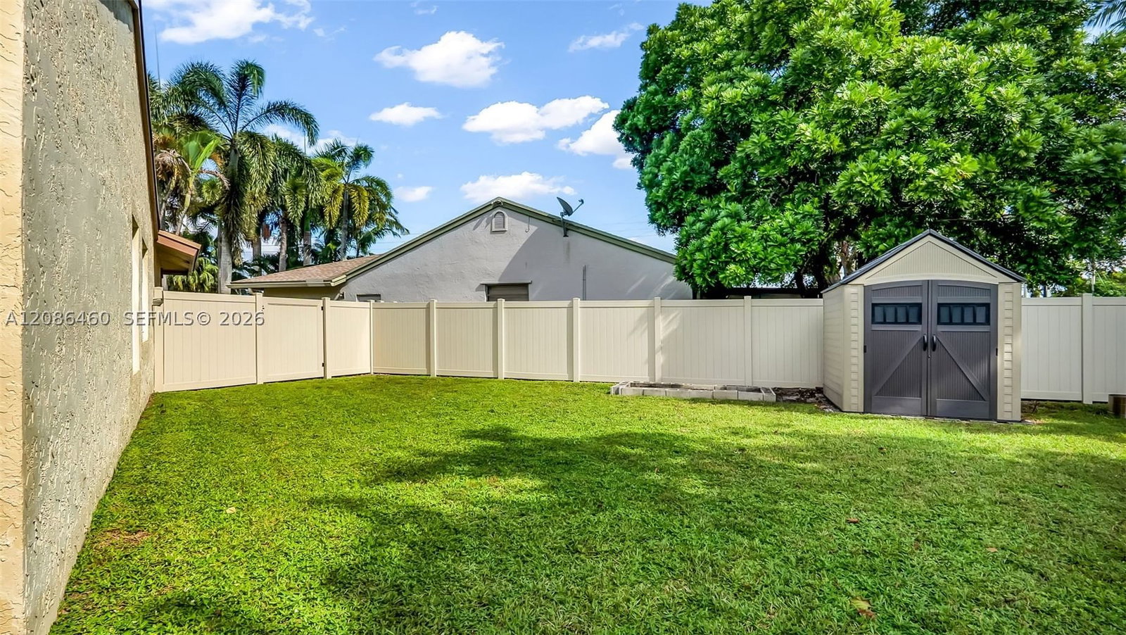 Real estate property located at 1361 White Stone Way, Broward, Shenandoah Section Four, Davie, FL