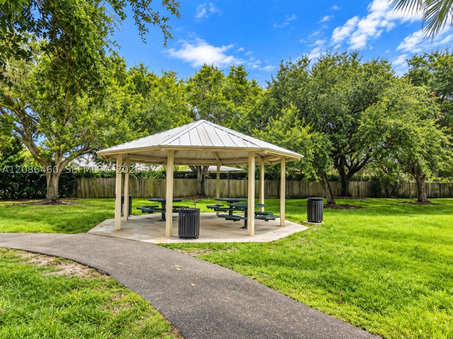 Real estate property located at 1361 White Stone Way, Broward, Shenandoah Section Four, Davie, FL