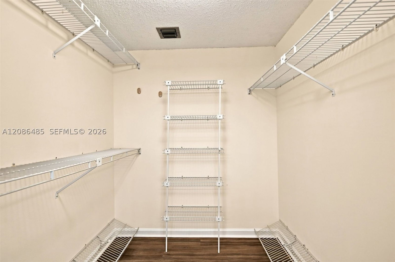 Real estate property located at 10668 Clairmont Cir #303, Broward, Clairmont Condominium F, Tamarac, FL