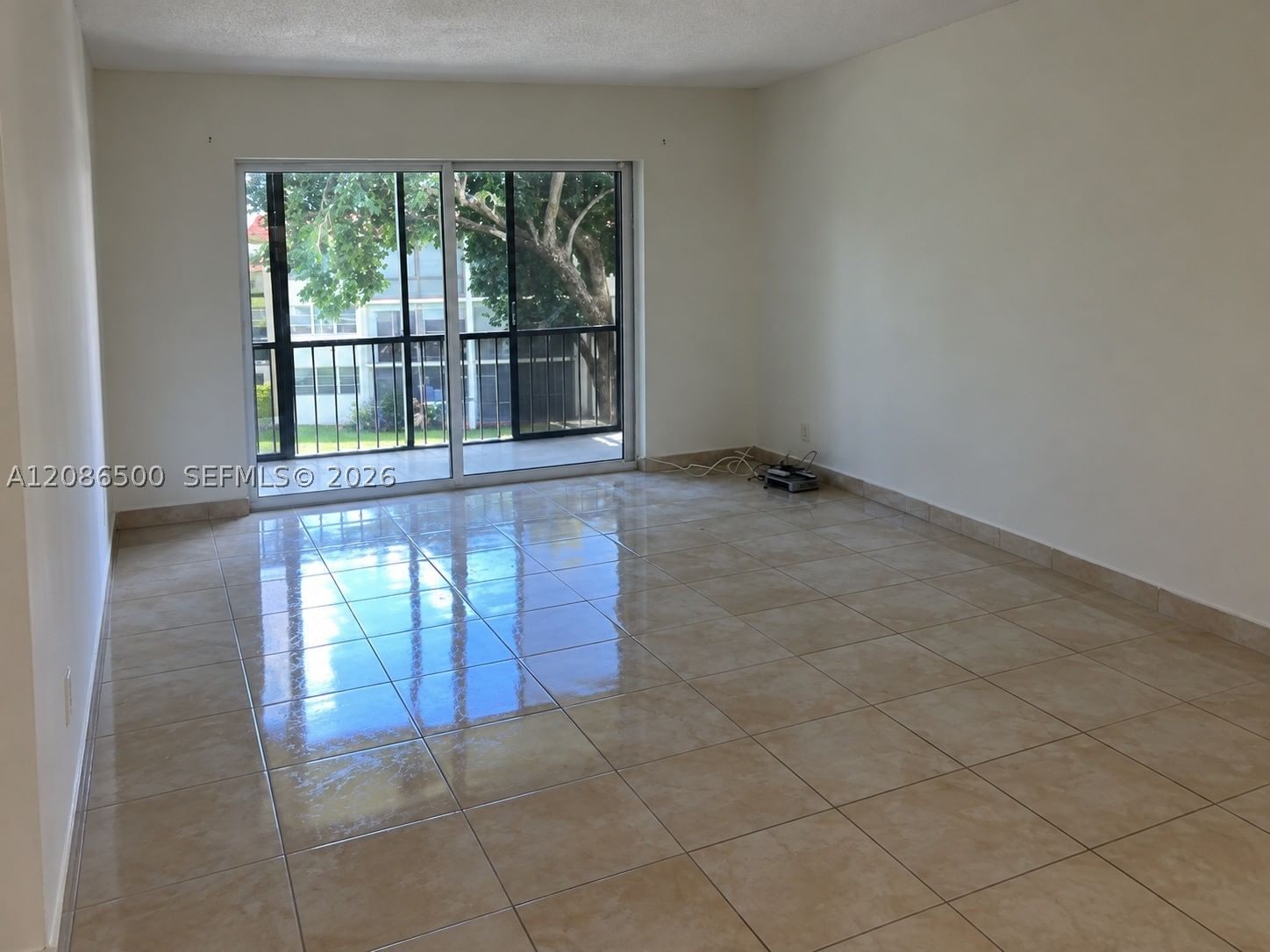 Real estate property located at 400 Hollybrook Dr #306, Broward, Hollybrook Golf And, Pembroke Pines, FL