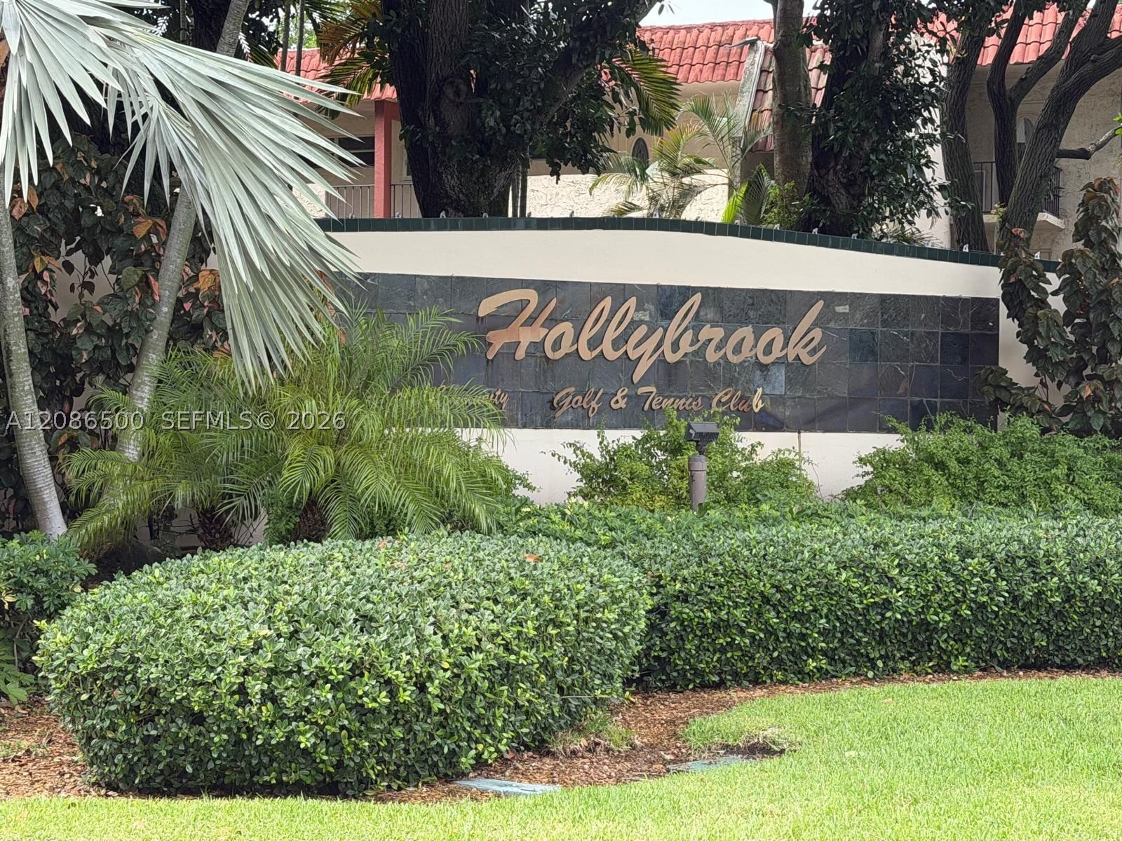 Real estate property located at 400 Hollybrook Dr #306, Broward, Hollybrook Golf And, Pembroke Pines, FL