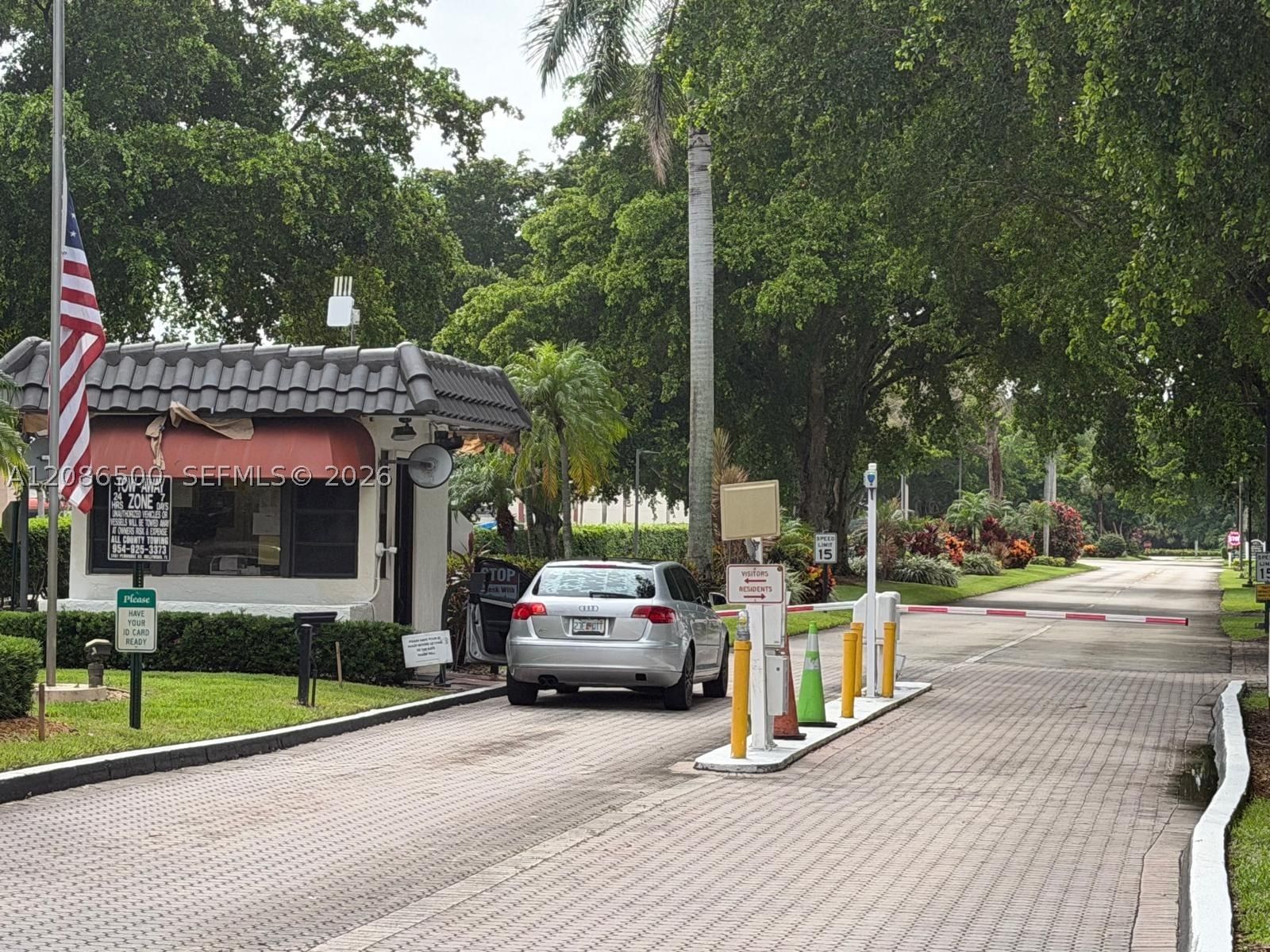 Real estate property located at 400 Hollybrook Dr #306, Broward, Hollybrook Golf And, Pembroke Pines, FL