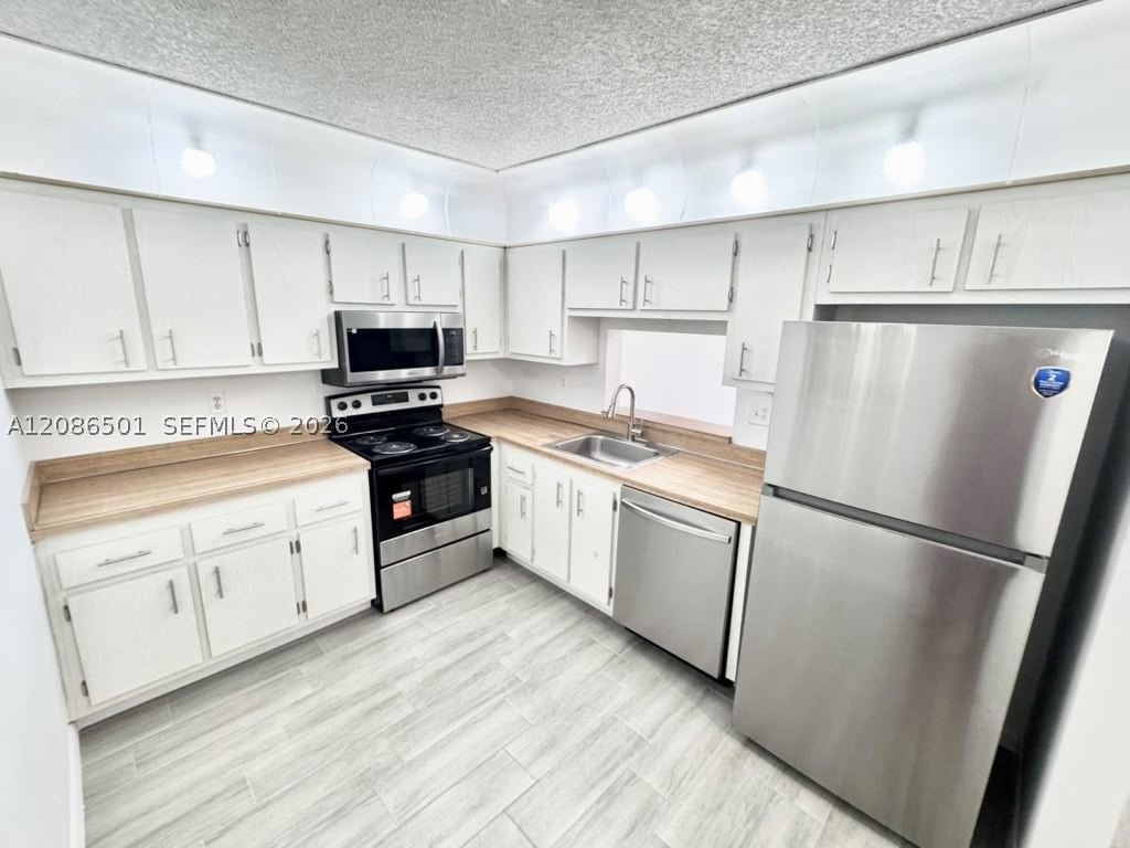 Real estate property located at 1800 81st Ave #1204, Broward, Courtyards Of Broward Con, North Lauderdale, FL