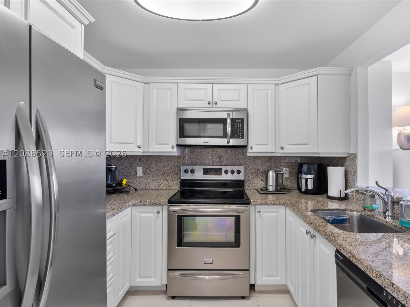 Real estate property located at 3675 Country Club Dr #1607, Miami-dade, Aventura Eldorado Condo, Aventura, FL