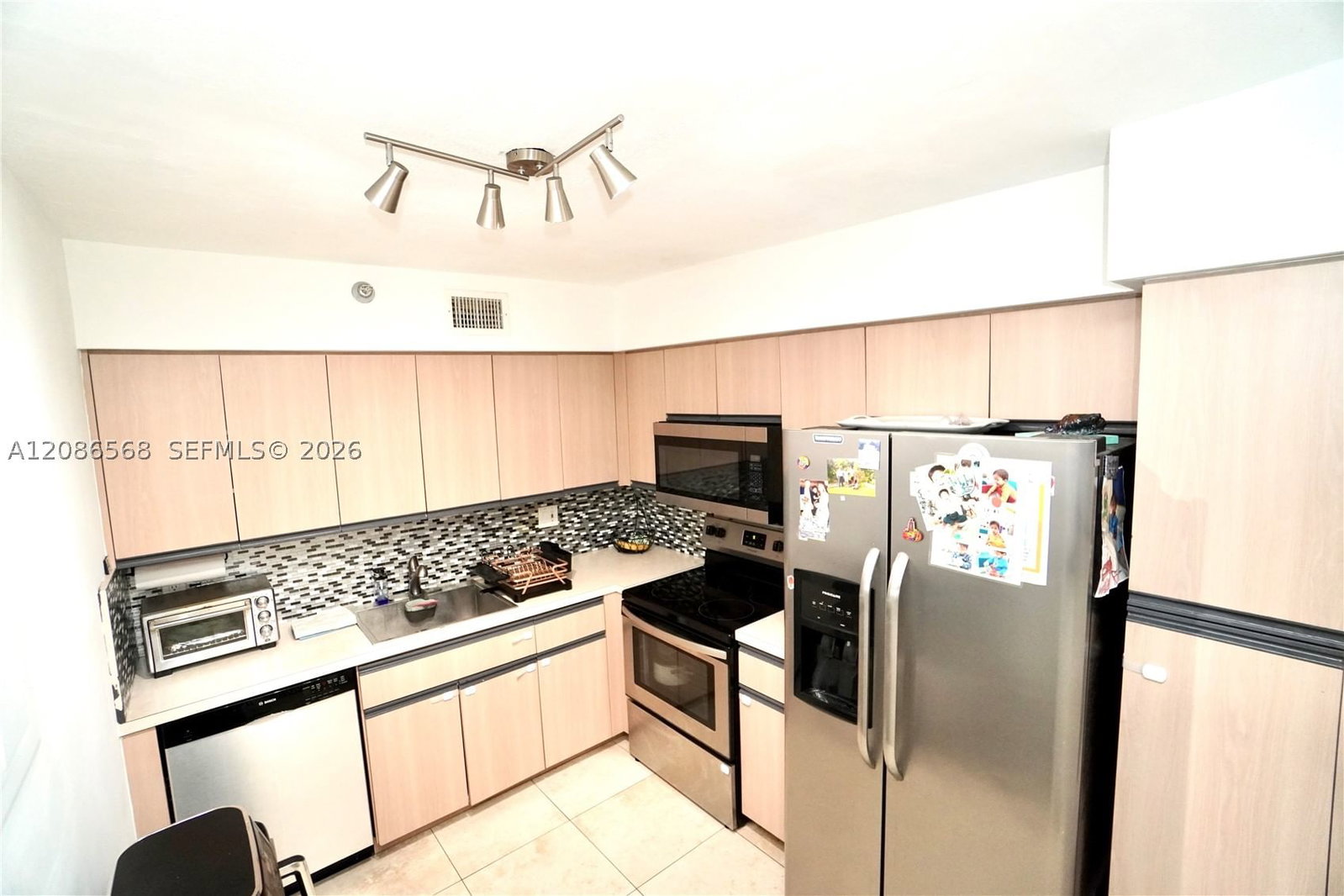 Real estate property located at 3400 192nd St #606, Miami-dade, Mystic Pointe Tower 600 C, Aventura, FL