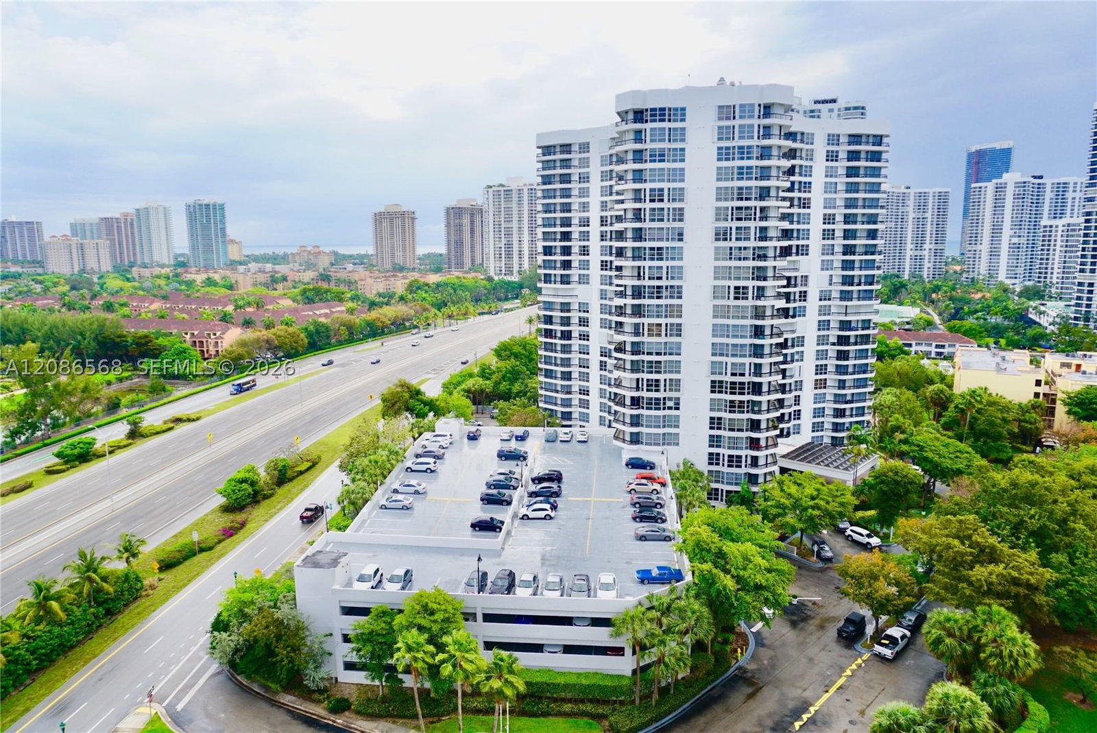 Real estate property located at 3400 192nd St #606, Miami-dade, Mystic Pointe Tower 600 C, Aventura, FL
