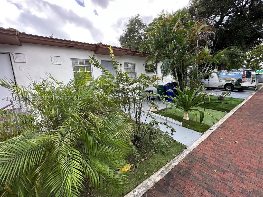 Real estate property located at 600 16th Ave, Miami-dade, Lawrence Estates Land Cos, Miami, FL