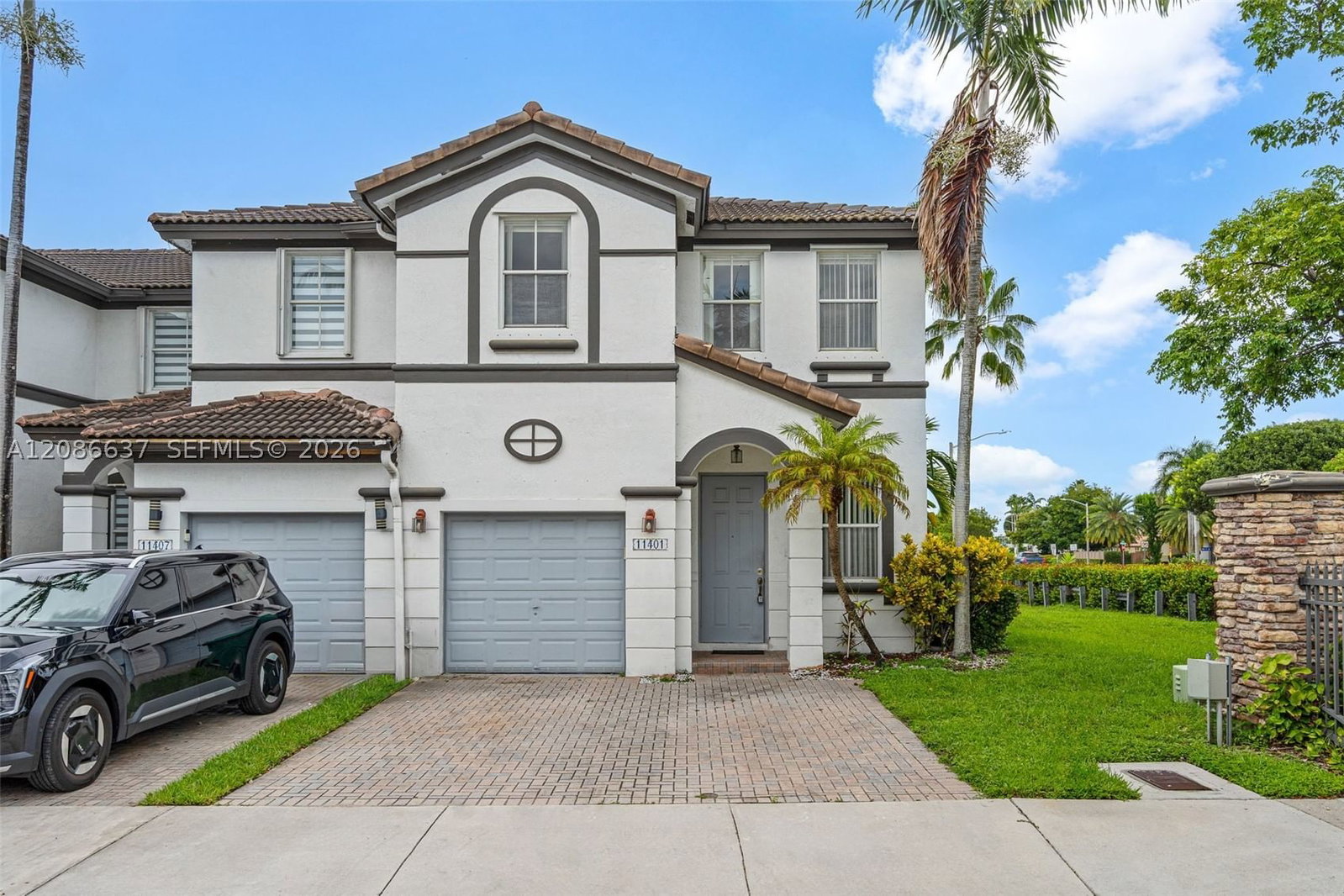 Real estate property located at 11401 76th Ter, Miami-dade, Doral Isles North Sec Two, Doral, FL