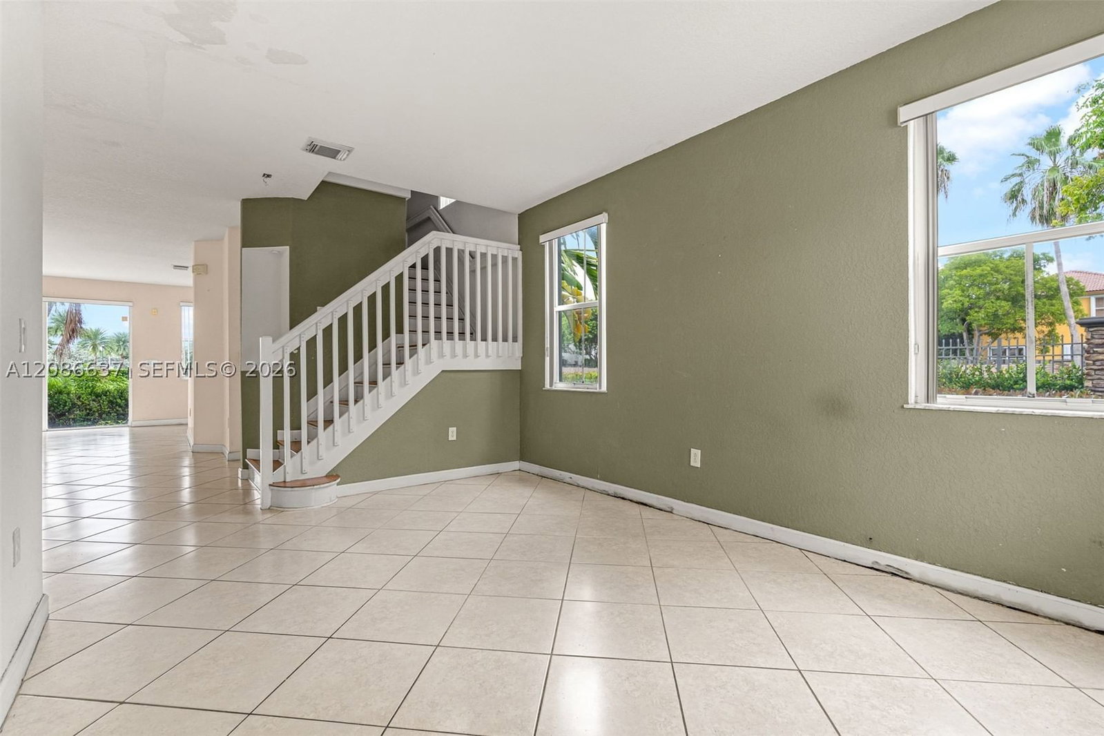 Real estate property located at 11401 76th Ter, Miami-dade, Doral Isles North Sec Two, Doral, FL