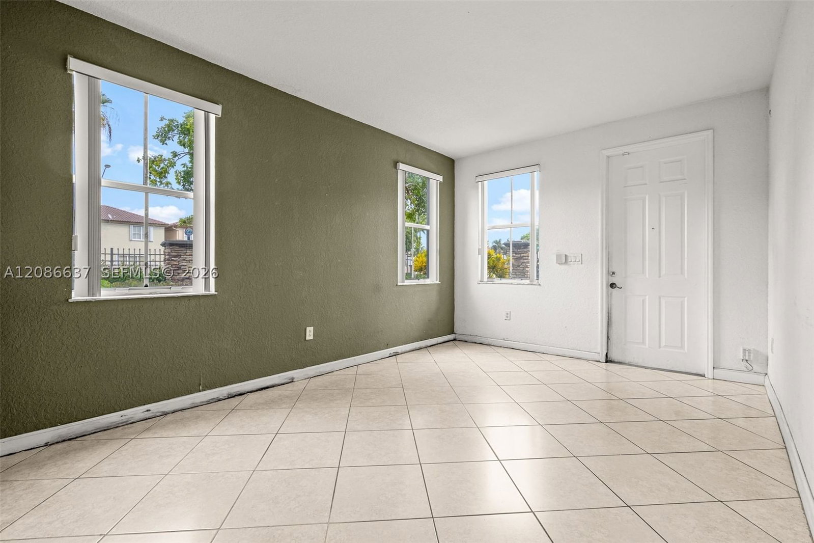 Real estate property located at 11401 76th Ter, Miami-dade, Doral Isles North Sec Two, Doral, FL