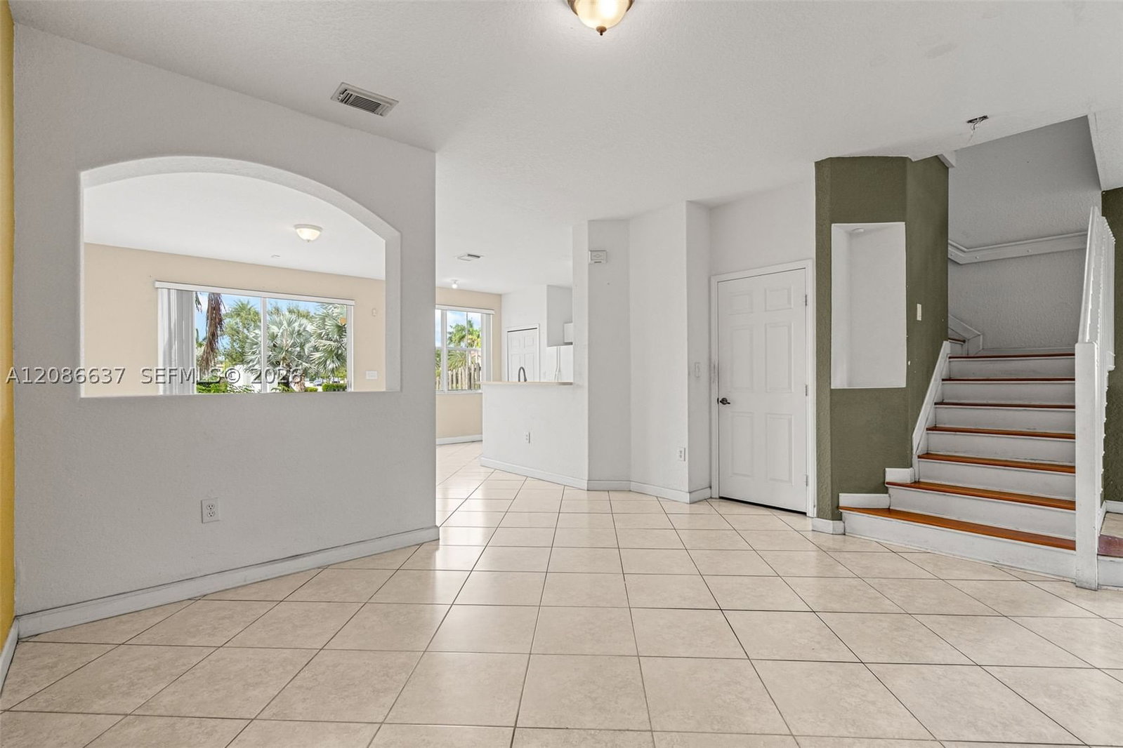 Real estate property located at 11401 76th Ter, Miami-dade, Doral Isles North Sec Two, Doral, FL