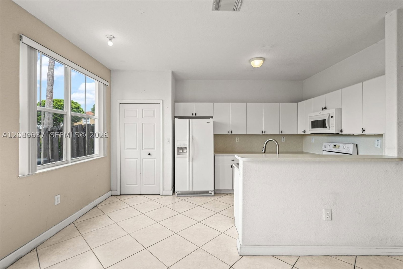 Real estate property located at 11401 76th Ter, Miami-dade, Doral Isles North Sec Two, Doral, FL