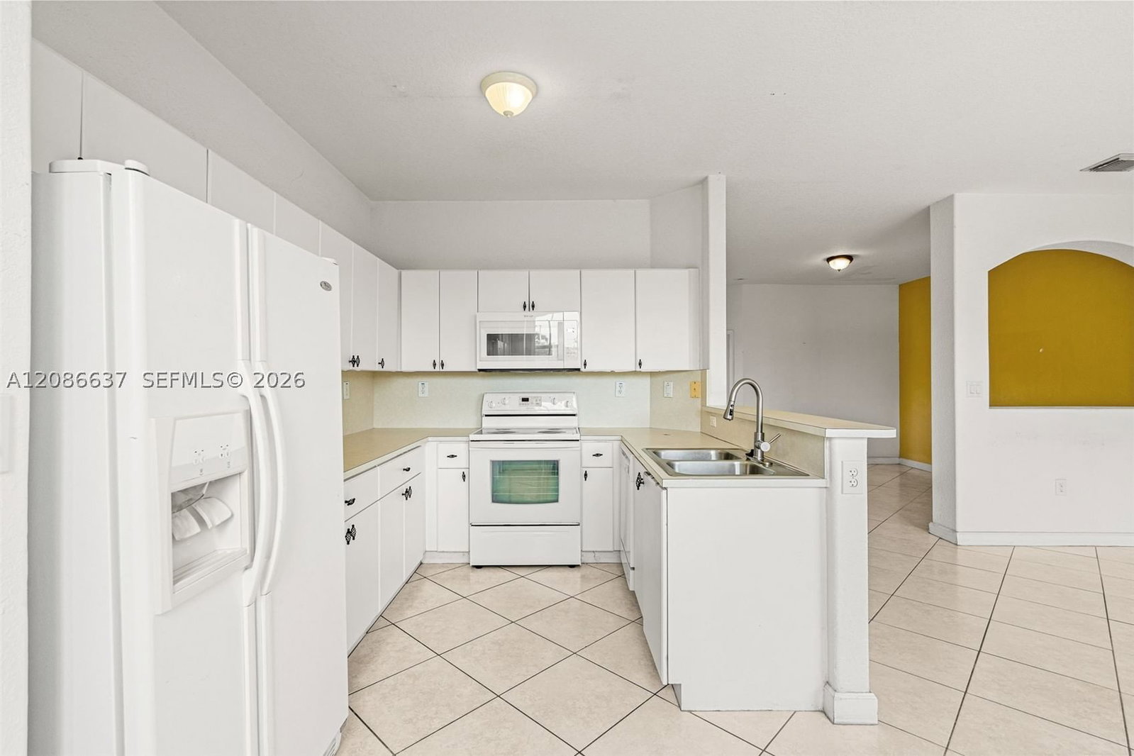 Real estate property located at 11401 76th Ter, Miami-dade, Doral Isles North Sec Two, Doral, FL