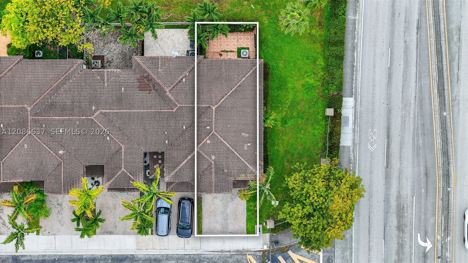 Real estate property located at 11401 76th Ter, Miami-dade, Doral Isles North Sec Two, Doral, FL