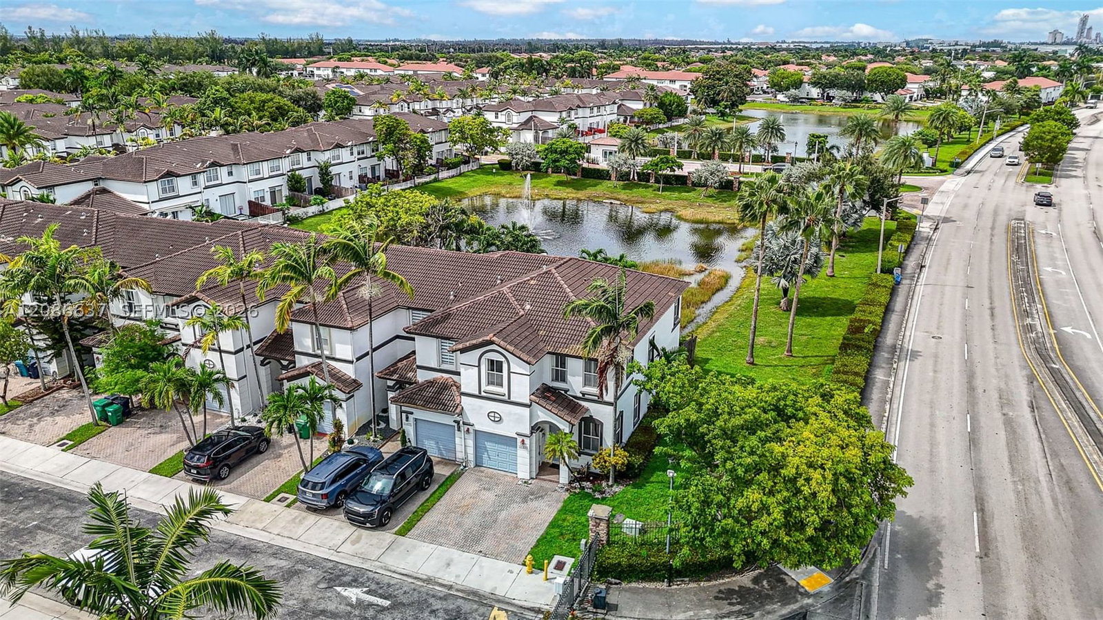 Real estate property located at 11401 76th Ter, Miami-dade, Doral Isles North Sec Two, Doral, FL