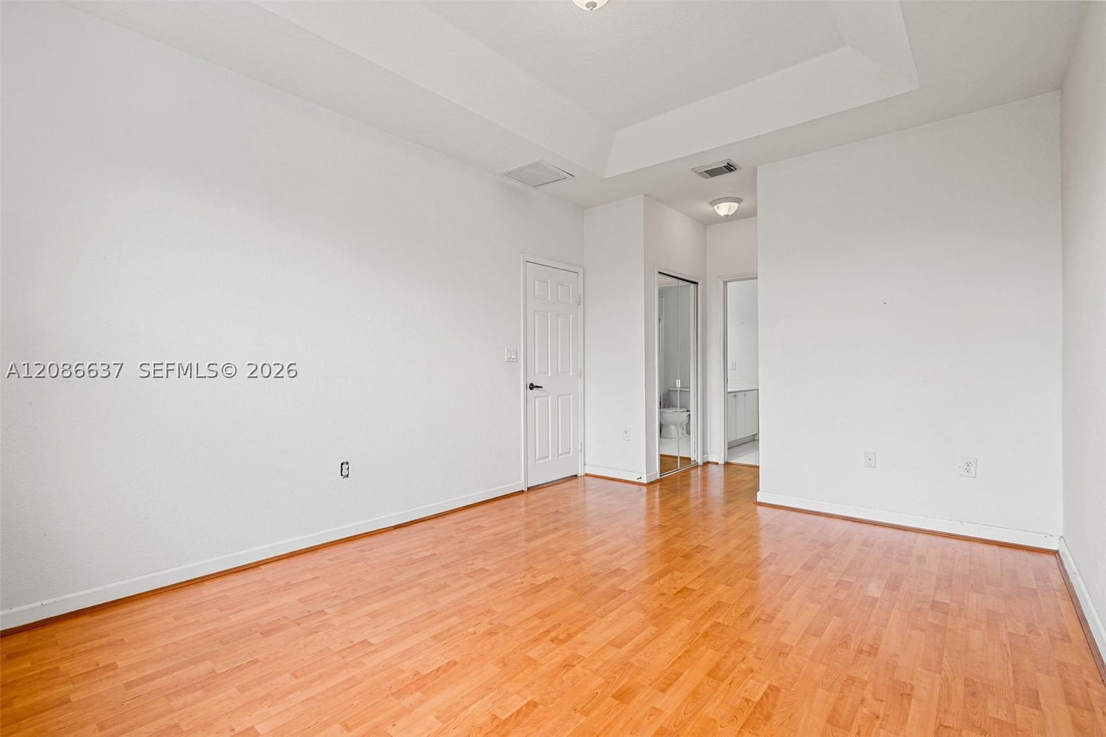 Real estate property located at 11401 76th Ter, Miami-dade, Doral Isles North Sec Two, Doral, FL