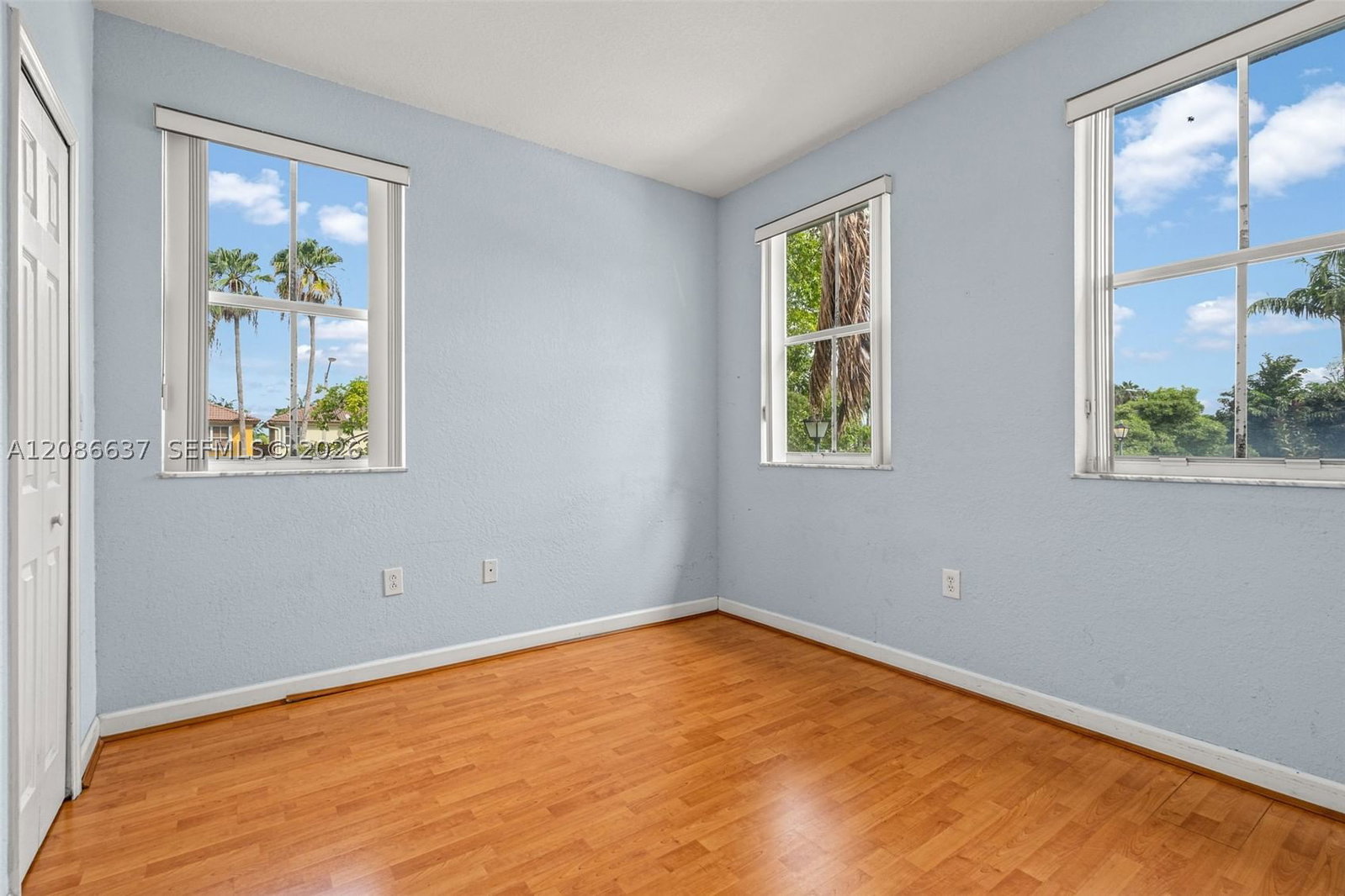 Real estate property located at 11401 76th Ter, Miami-dade, Doral Isles North Sec Two, Doral, FL