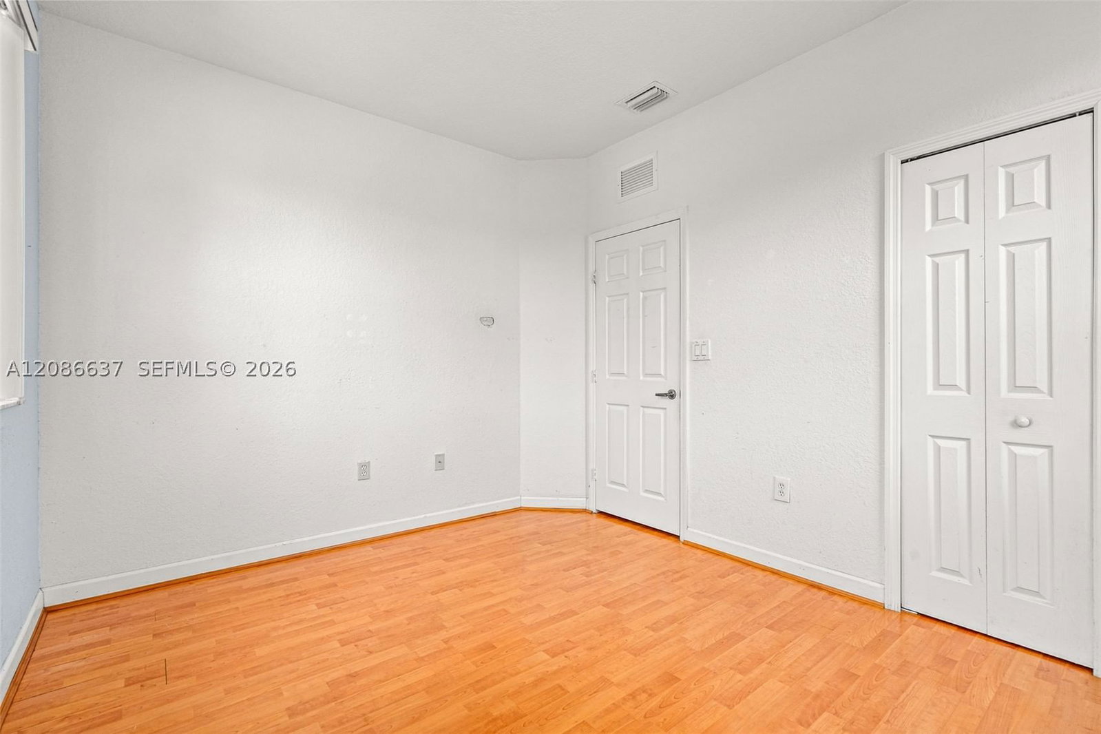 Real estate property located at 11401 76th Ter, Miami-dade, Doral Isles North Sec Two, Doral, FL