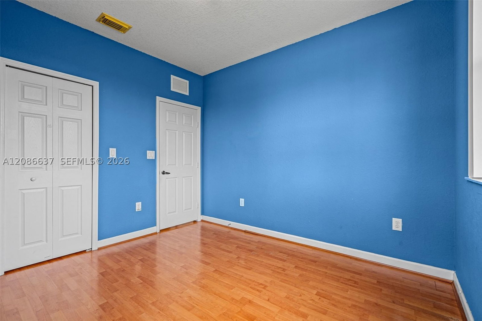 Real estate property located at 11401 76th Ter, Miami-dade, Doral Isles North Sec Two, Doral, FL