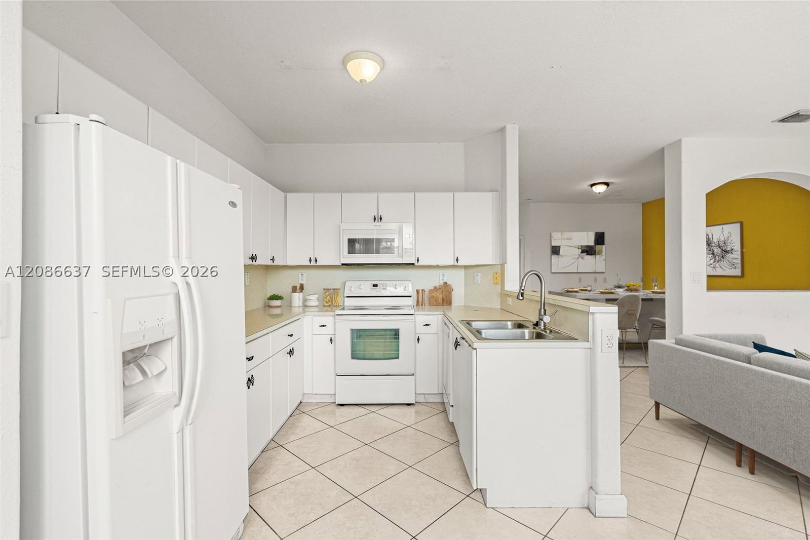 Real estate property located at 11401 76th Ter, Miami-dade, Doral Isles North Sec Two, Doral, FL