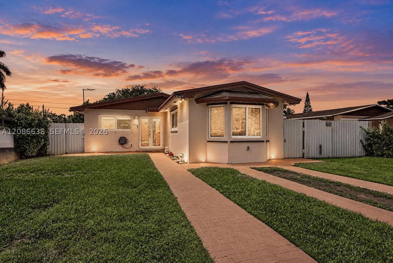 Real estate property located at 17330 302nd St, Miami-dade, Kings Court, Homestead, FL