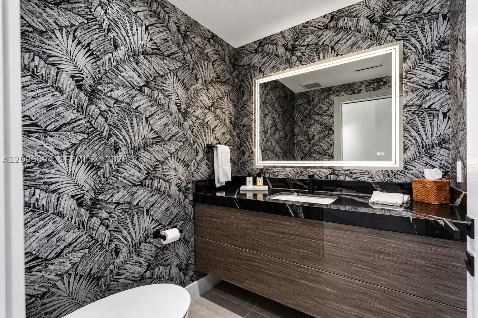Real estate property located at 6051 Ocean Dr #1601, Broward, Renaissance On The Ocean, Hollywood, FL