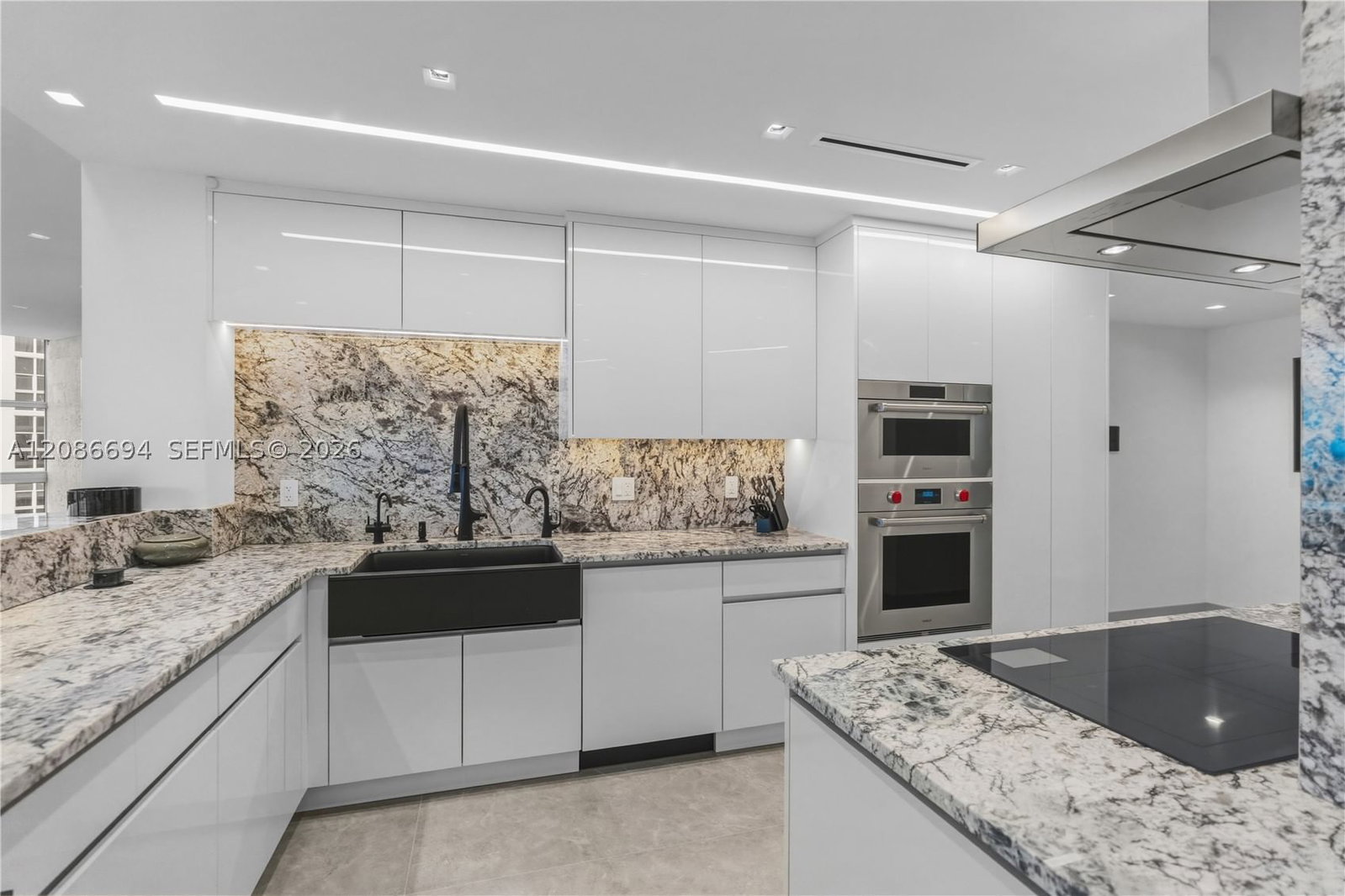 Real estate property located at 6051 Ocean Dr #1601, Broward, Renaissance On The Ocean, Hollywood, FL
