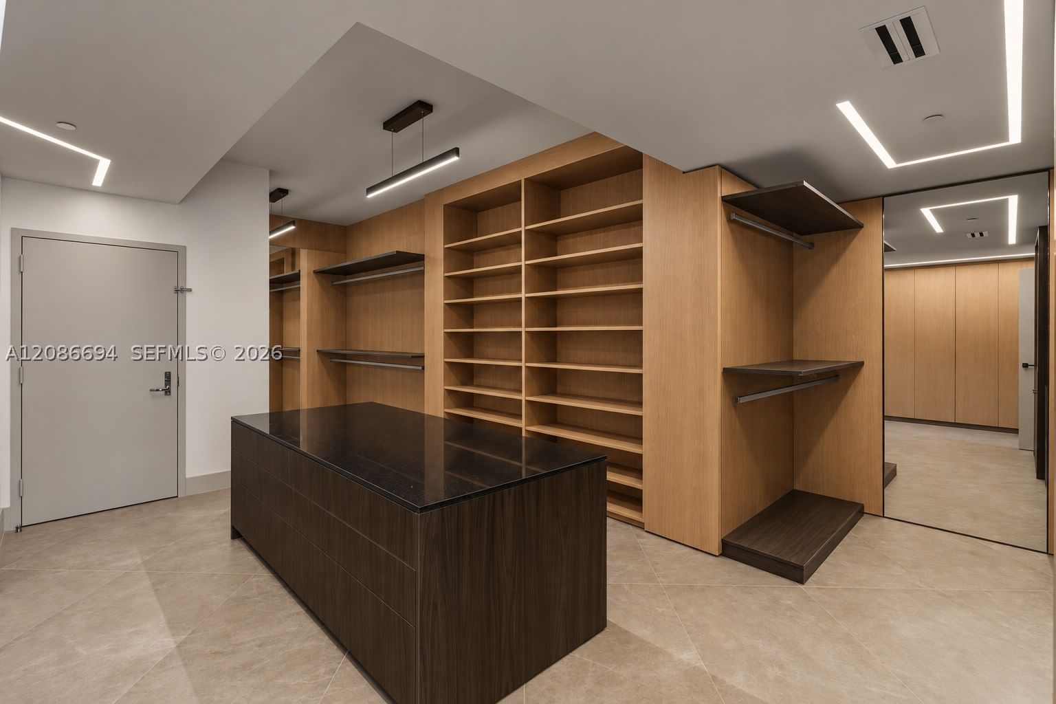 Real estate property located at 6051 Ocean Dr #1601, Broward, Renaissance On The Ocean, Hollywood, FL