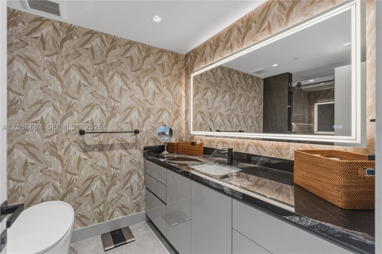 Real estate property located at 6051 Ocean Dr #1601, Broward, Renaissance On The Ocean, Hollywood, FL