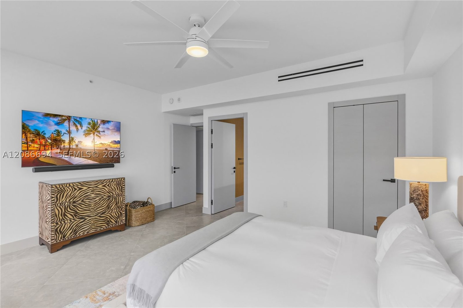 Real estate property located at 6051 Ocean Dr #1601, Broward, Renaissance On The Ocean, Hollywood, FL