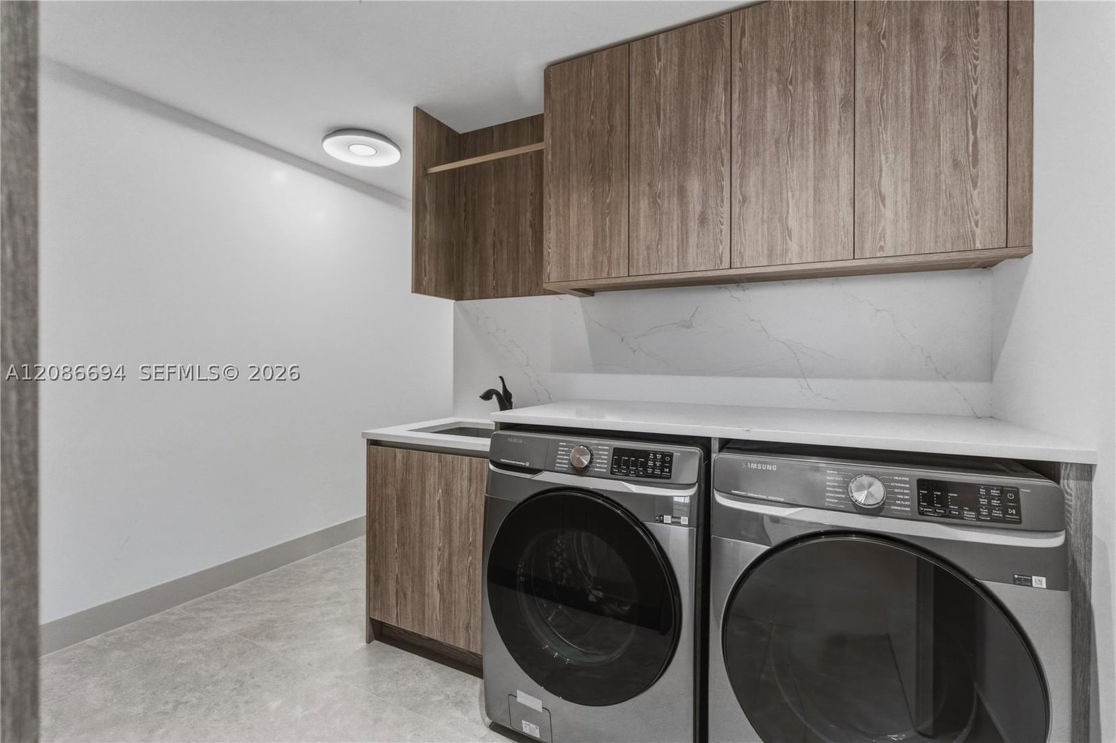 Real estate property located at 6051 Ocean Dr #1601, Broward, Renaissance On The Ocean, Hollywood, FL