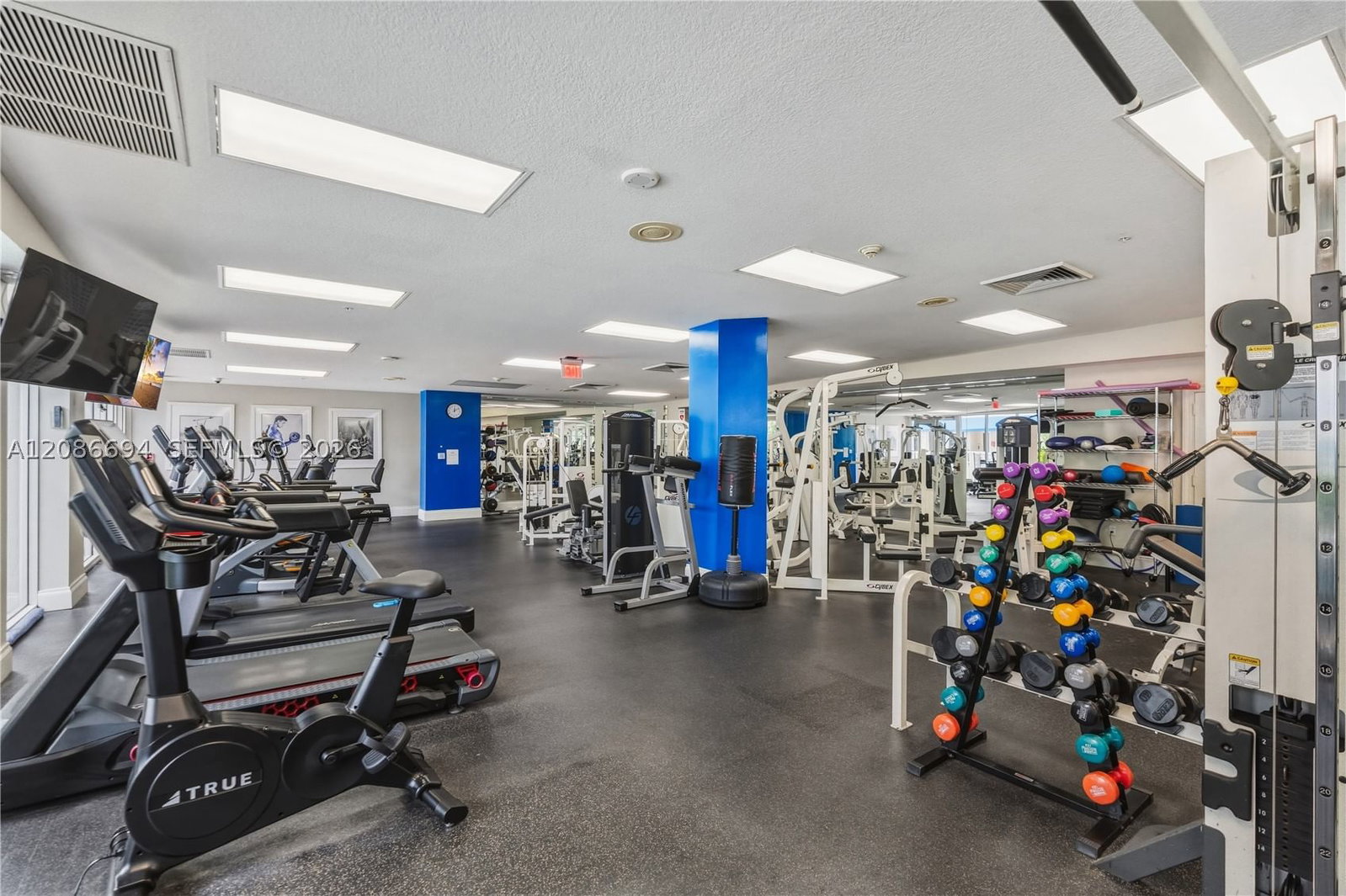 Real estate property located at 6051 Ocean Dr #1601, Broward, Renaissance On The Ocean, Hollywood, FL
