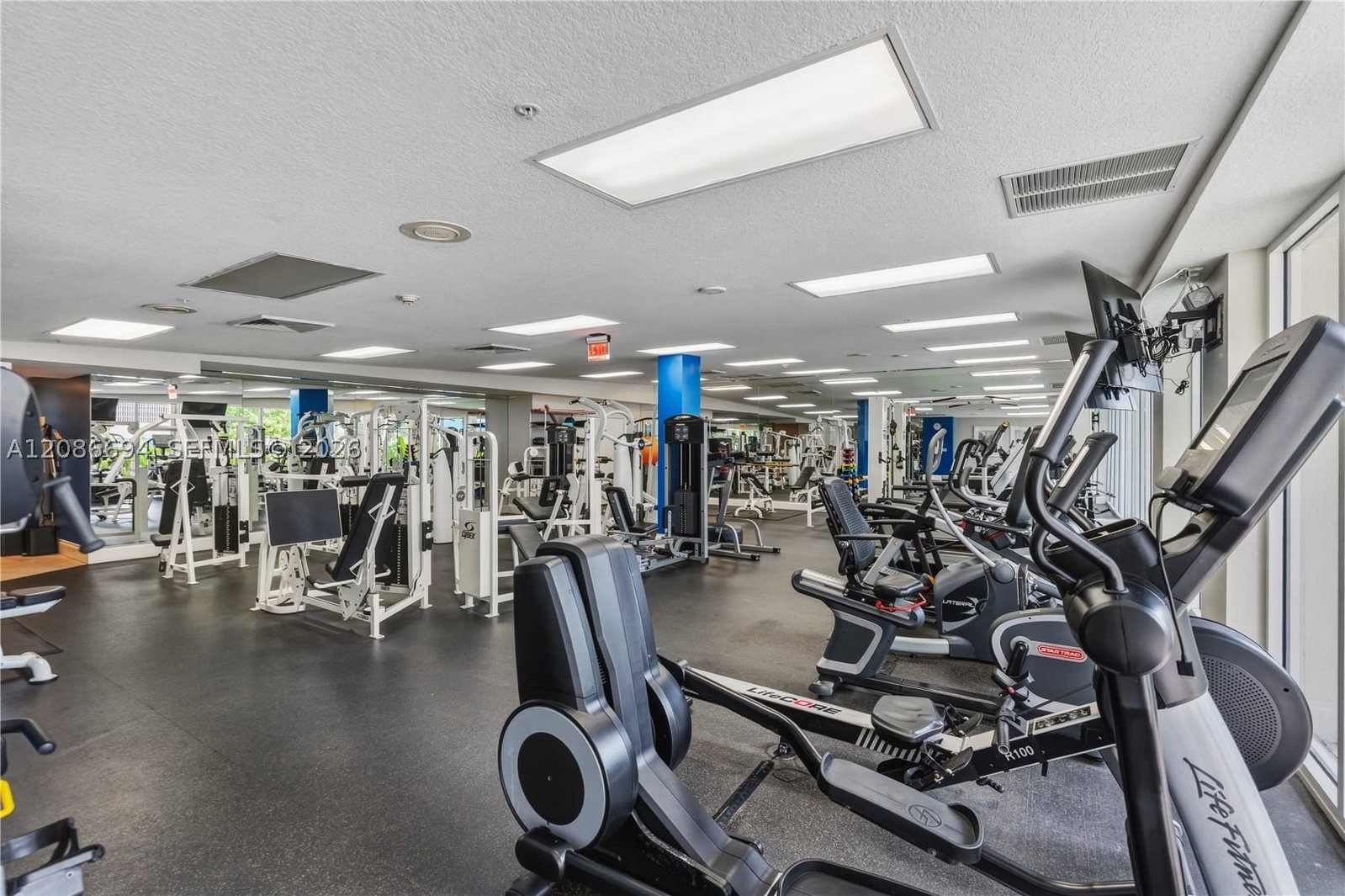 Real estate property located at 6051 Ocean Dr #1601, Broward, Renaissance On The Ocean, Hollywood, FL