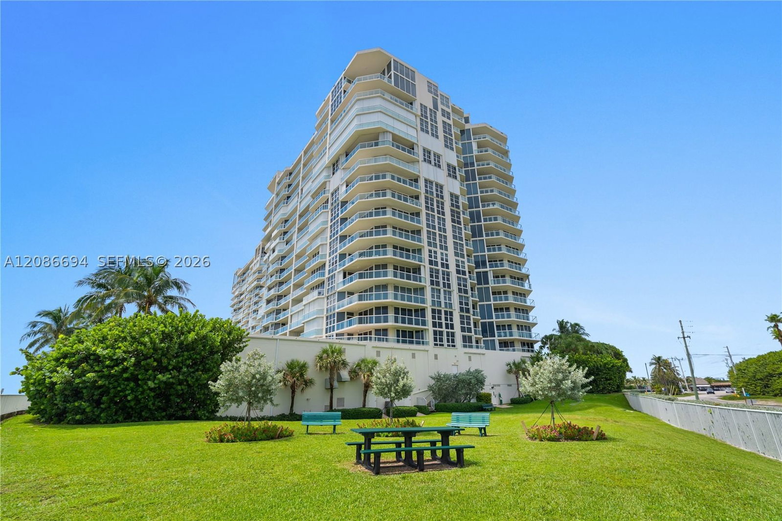 Real estate property located at 6051 Ocean Dr #1601, Broward, Renaissance On The Ocean, Hollywood, FL