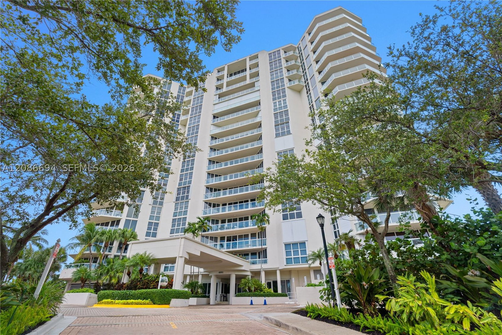 Real estate property located at 6051 Ocean Dr #1601, Broward, Renaissance On The Ocean, Hollywood, FL