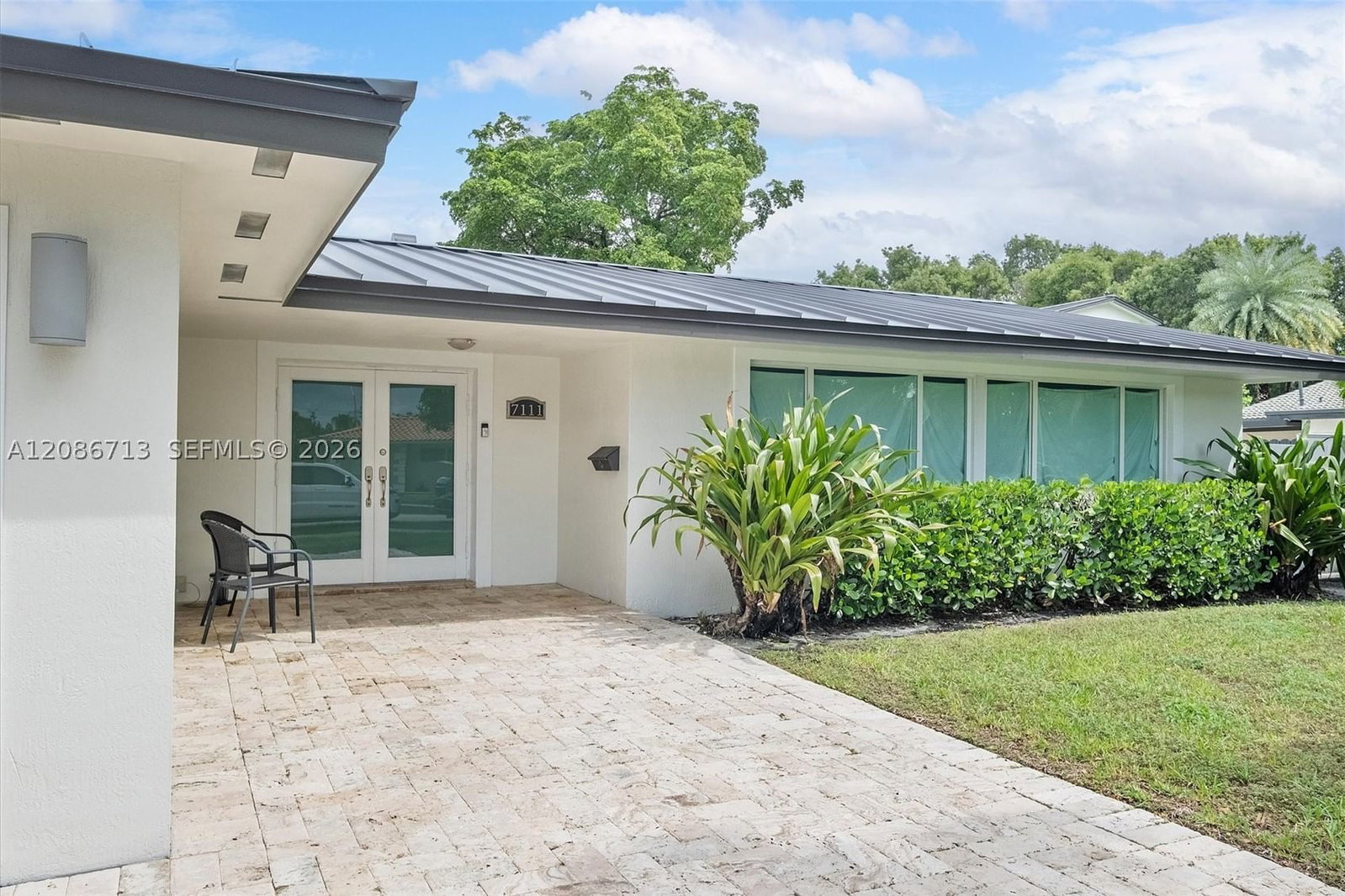 Real estate property located at 7111 Bamboo St, Miami-dade, Miami Lakes Sec 6, Miami Lakes, FL