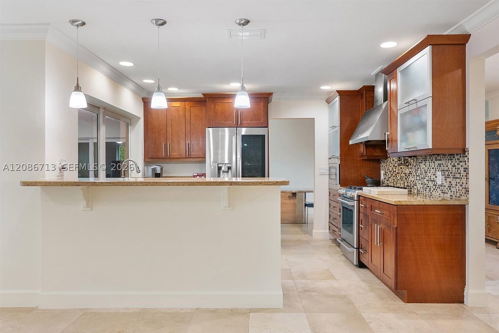 Real estate property located at 7111 Bamboo St, Miami-dade, Miami Lakes Sec 6, Miami Lakes, FL