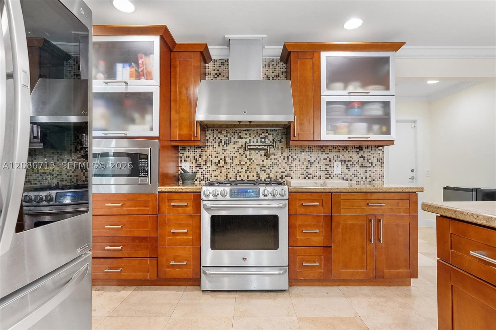 Real estate property located at 7111 Bamboo St, Miami-dade, Miami Lakes Sec 6, Miami Lakes, FL