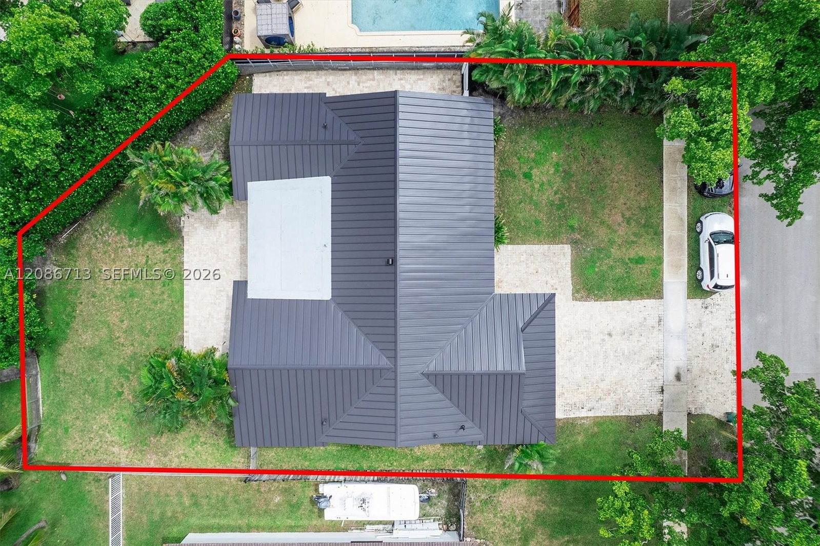 Real estate property located at 7111 Bamboo St, Miami-dade, Miami Lakes Sec 6, Miami Lakes, FL