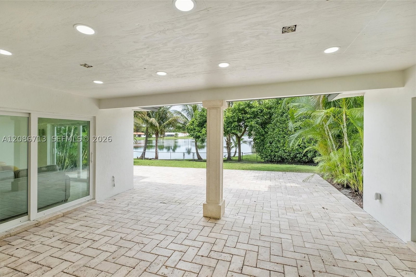 Real estate property located at 7111 Bamboo St, Miami-dade, Miami Lakes Sec 6, Miami Lakes, FL