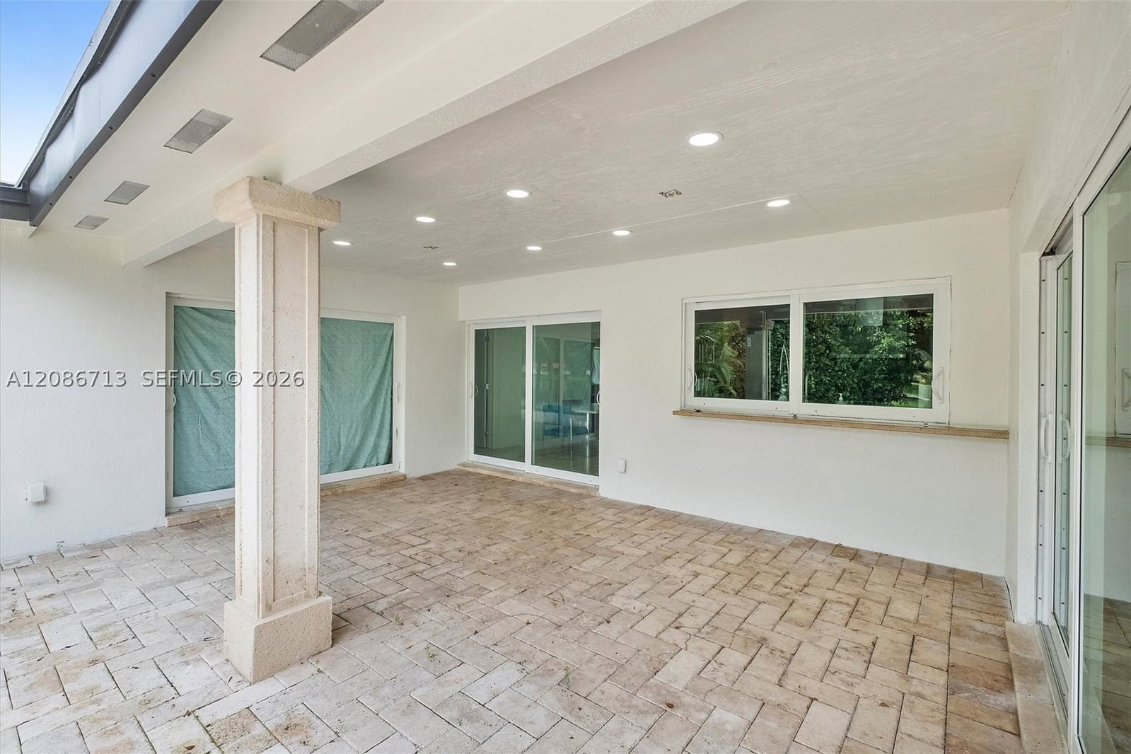 Real estate property located at 7111 Bamboo St, Miami-dade, Miami Lakes Sec 6, Miami Lakes, FL