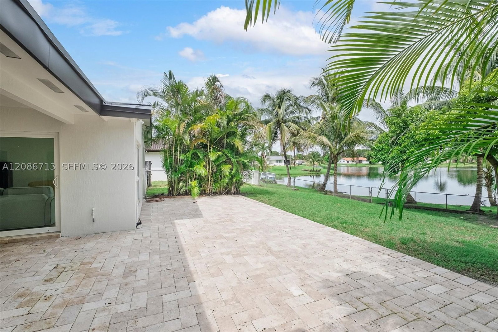 Real estate property located at 7111 Bamboo St, Miami-dade, Miami Lakes Sec 6, Miami Lakes, FL