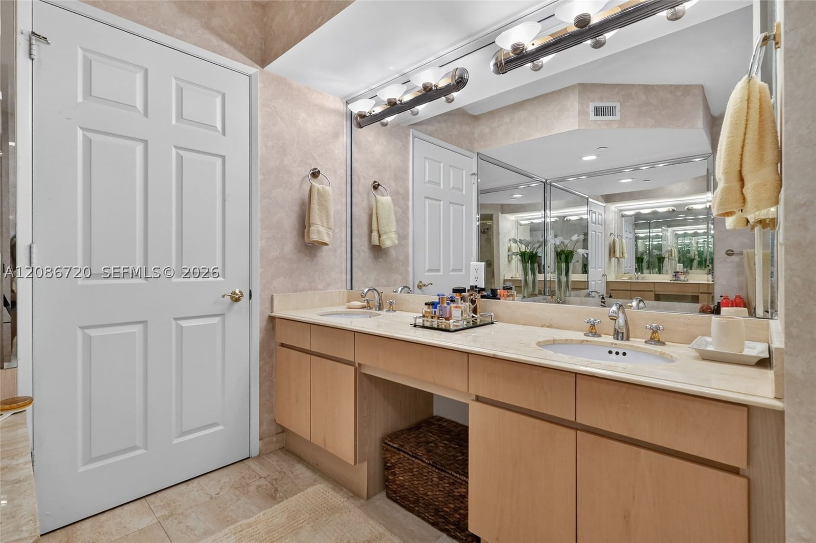 Real estate property located at 18671 Collins Ave #2501, Miami-dade, Millennium Condo, Sunny Isles Beach, FL
