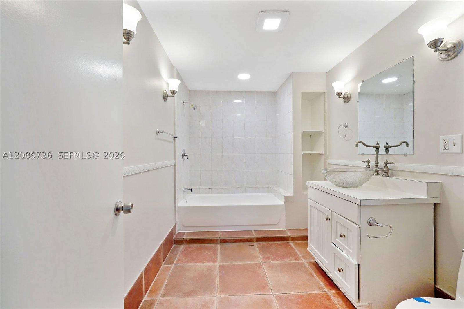 Real estate property located at 5618 Cinnamon Dr, Palm Beach, Forest Hill Village, West Palm Beach, FL