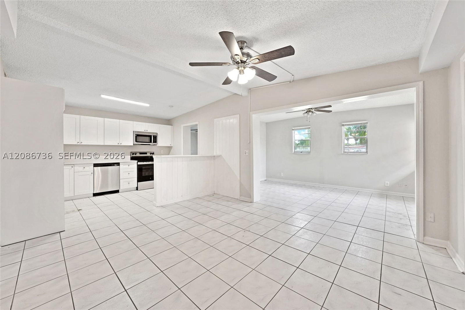 Real estate property located at 5618 Cinnamon Dr, Palm Beach, Forest Hill Village, West Palm Beach, FL