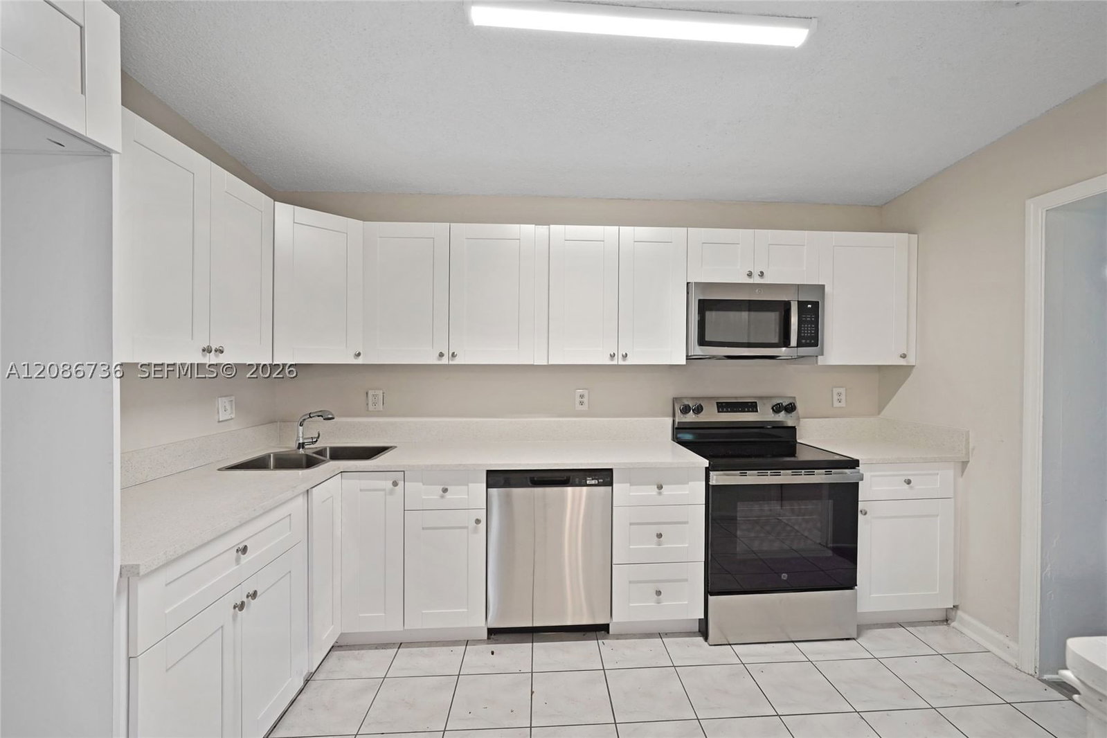 Real estate property located at 5618 Cinnamon Dr, Palm Beach, Forest Hill Village, West Palm Beach, FL